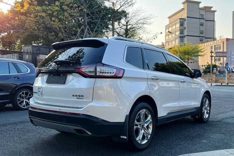 Used Ford Edge 2016 EcoBoost 245 Two-Wheel-Drive Titanium 7-Seater Exterior 4