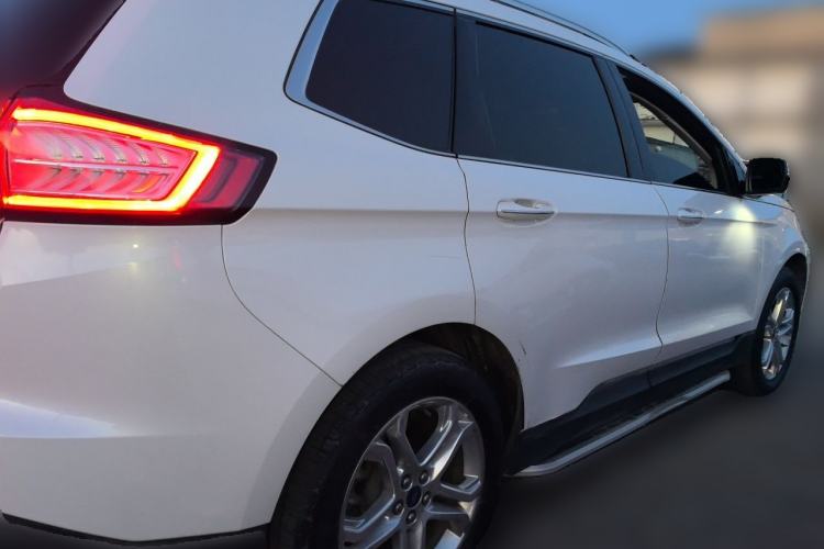Used Ford Edge 2016 EcoBoost 245 Two-Wheel-Drive Titanium 7-Seater Exterior 5