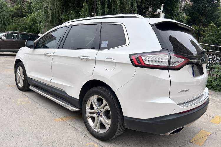 Used Ford Edge 2016 EcoBoost 245 Two-Wheel-Drive Titanium 7-Seater Exterior 5