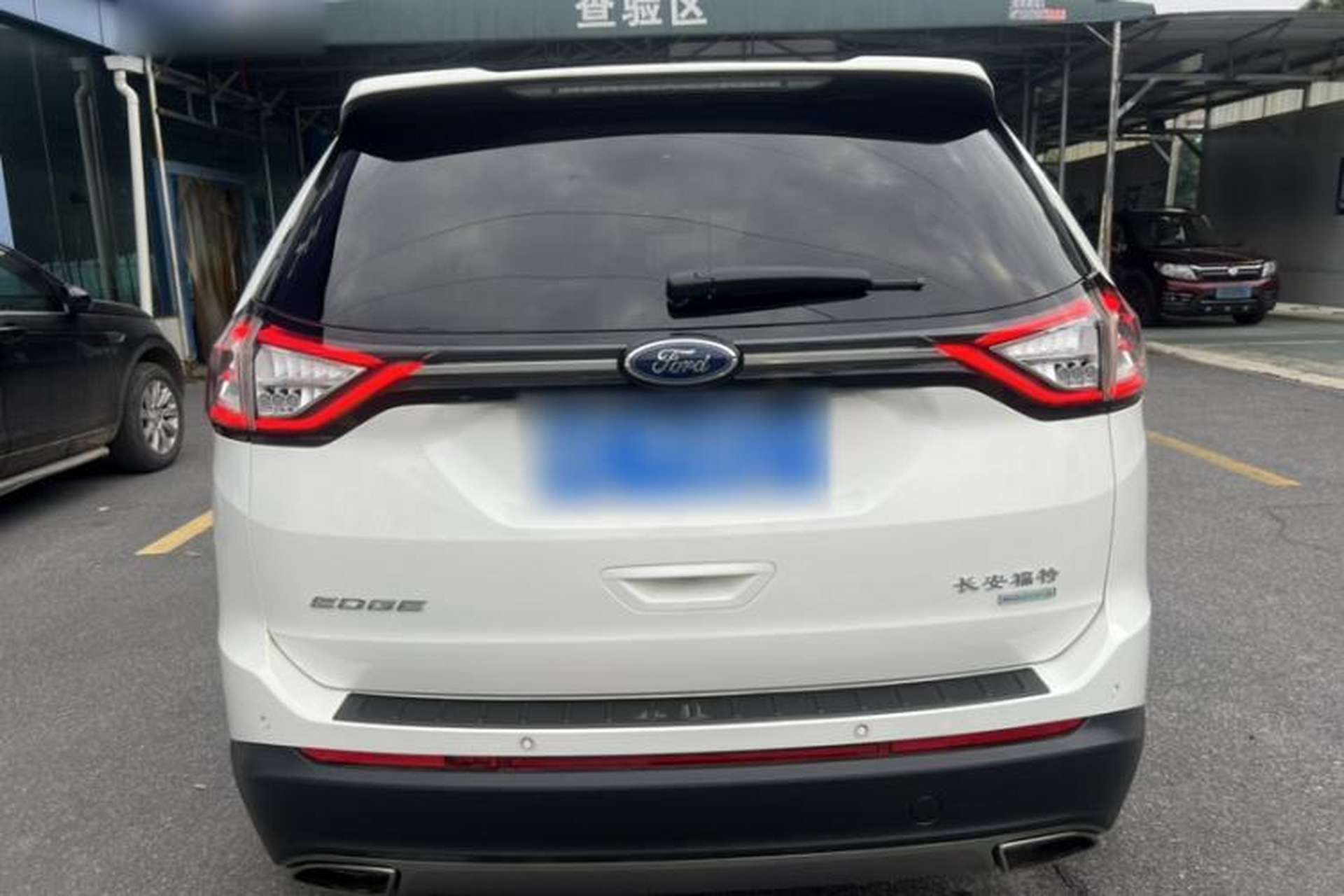 Used Ford Edge 2016 EcoBoost 245 Two-Wheel-Drive Titanium 5-Seater Exterior 6