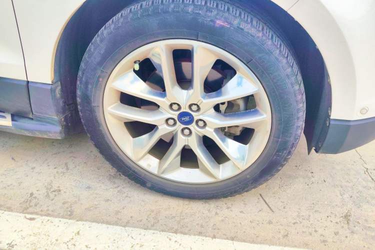Used Ford Edge 2016 EcoBoost 245 Four-Wheel Drive Titanium 7-Seater Exterior 7