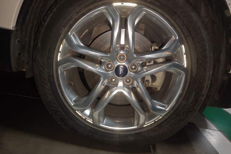 Used Ford Edge 2016 EcoBoost 245 Two-Wheel-Drive Titanium 7-Seater Exterior 7