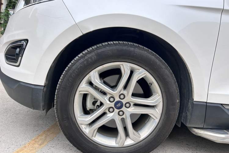Used Ford Edge 2016 EcoBoost 245 Two-Wheel-Drive Titanium 7-Seater Exterior 7