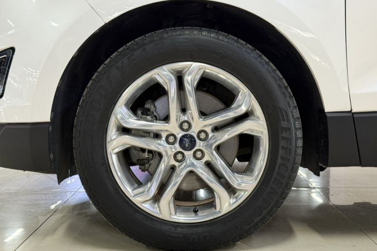 Used Ford Edge 2016 EcoBoost 245 Four-Wheel Drive Titanium Edition 7-Seater Exterior 8