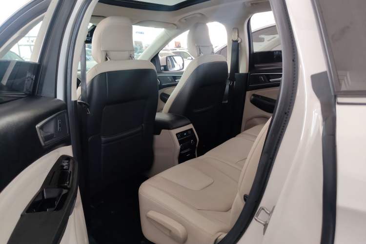 Used Ford Edge 2016 EcoBoost 245 Four-Wheel Drive Titanium 7-Seater Exterior 8