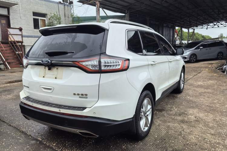 Used Ford Edge 2016 EcoBoost 245 Two-Wheel-Drive Platinum Edition 7-Seater Exterior 9