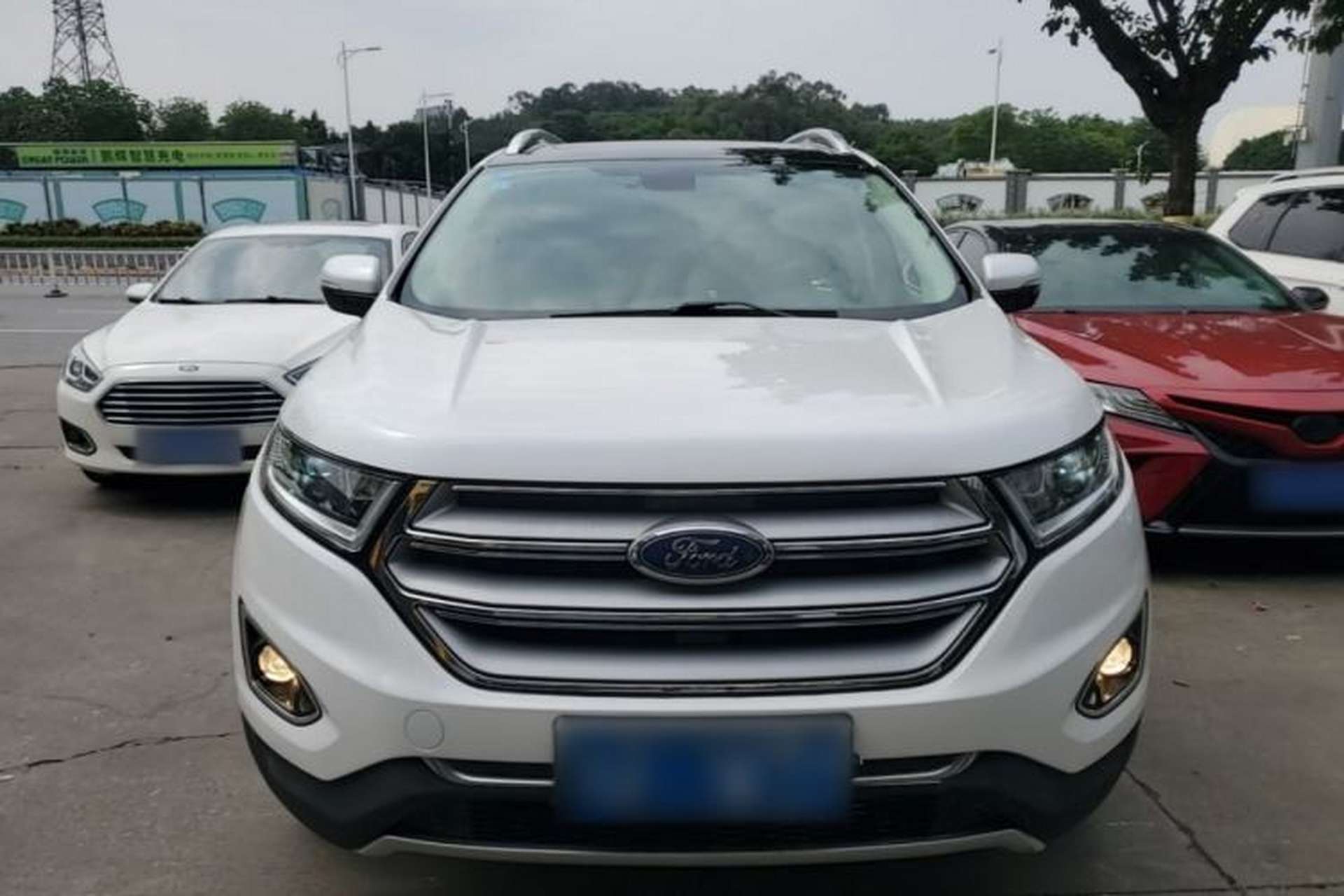 Used Ford Edge 2016 EcoBoost 245 Two-Wheel-Drive Titanium 7-Seater Front