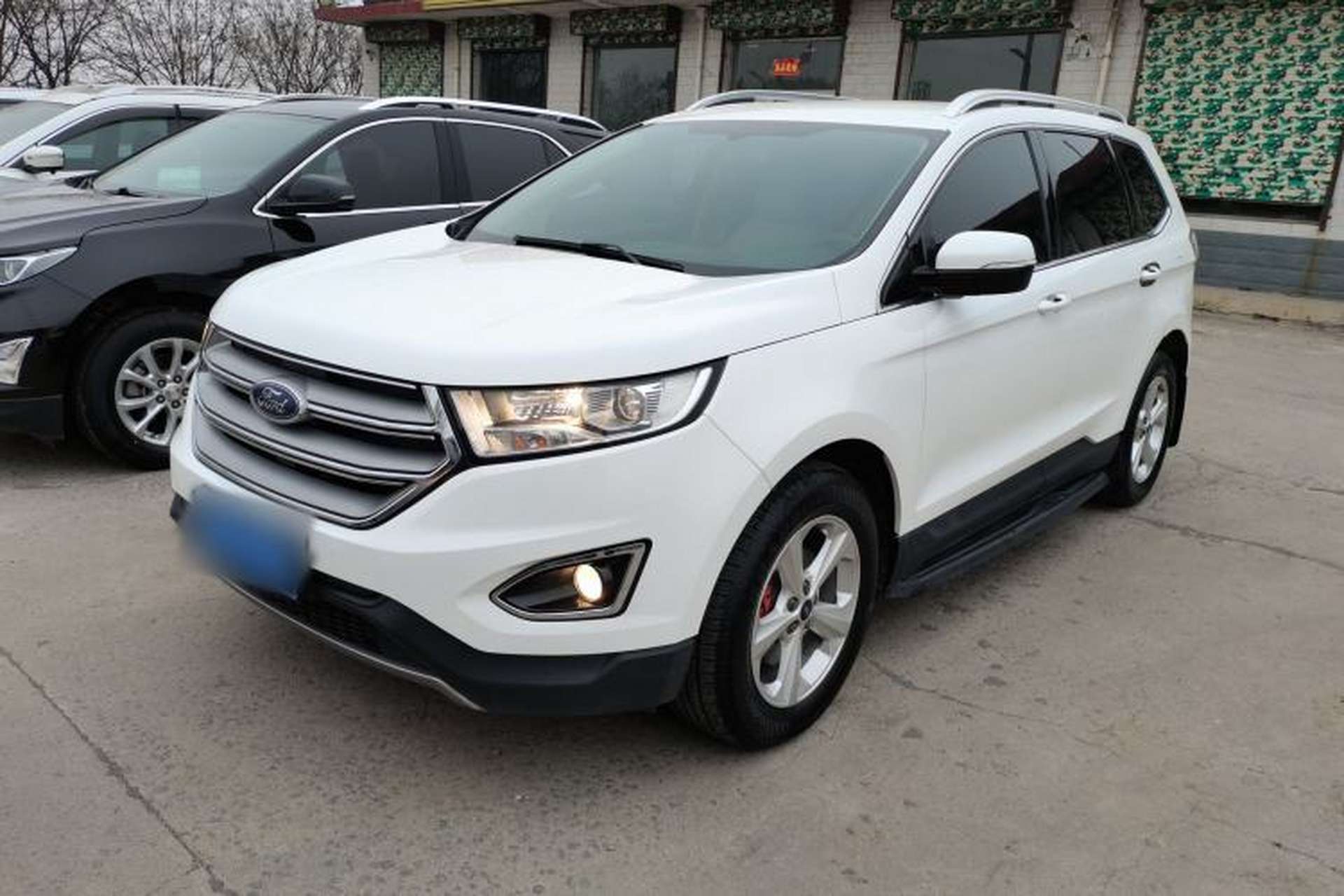 Used Ford Edge 2016 EcoBoost 245 Two-Wheel-Drive Titanium 5-Seater Front Left 45 Deg