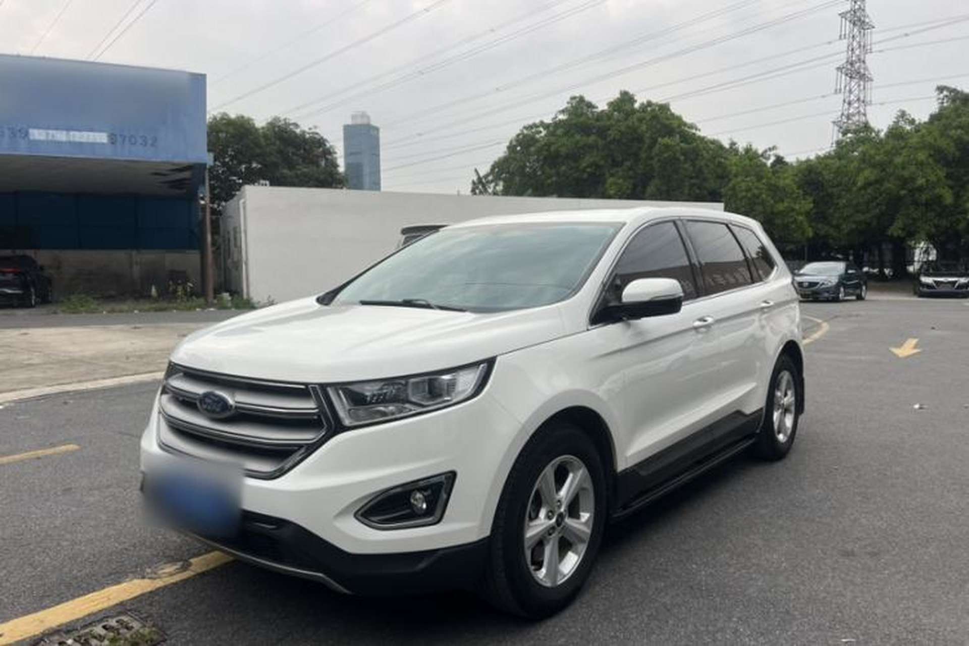 Used Ford Edge 2016 EcoBoost 245 Two-Wheel-Drive Titanium 5-Seater Front Left 45 Deg