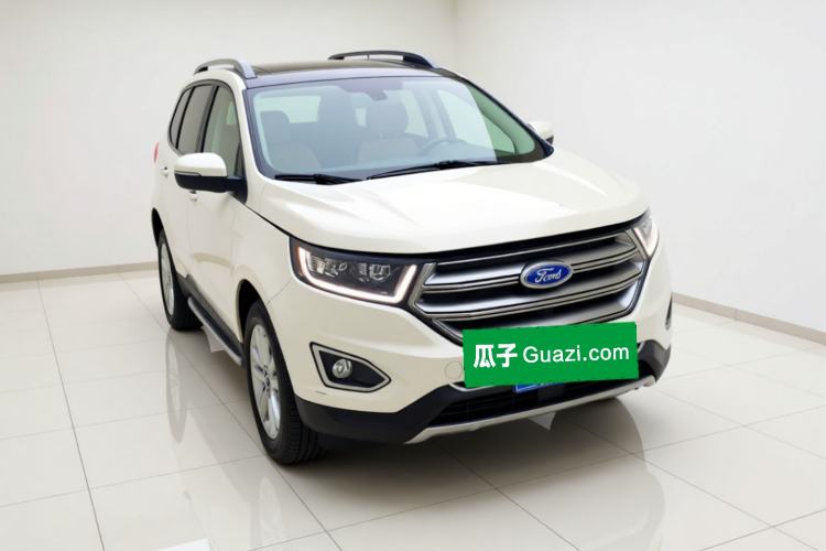 Used Ford Edge 2016 EcoBoost 245 Two-Wheel-Drive Titanium 7-Seater Front Right 45 Deg