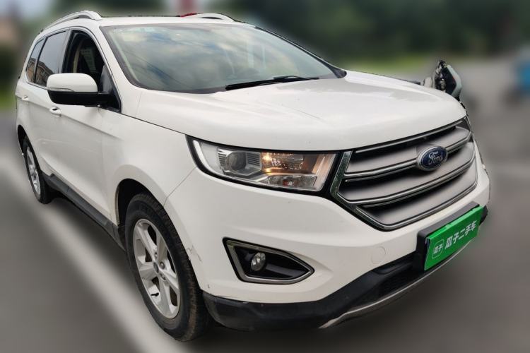 Used Ford Edge 2016 EcoBoost 245 Two-Wheel-Drive Titanium 5-Seater Front Right 45 Deg