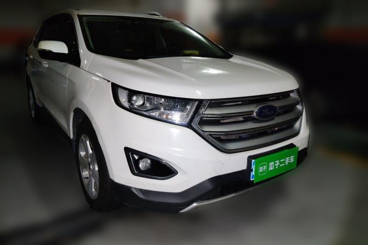 Used Ford Edge 2016 EcoBoost 245 Two-Wheel-Drive Titanium 5-Seater Front Right 45 Deg