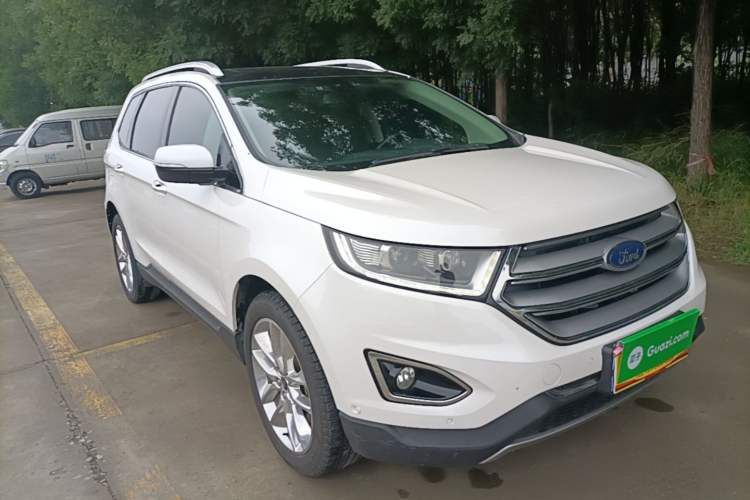 Used Ford Edge 2016 EcoBoost 245 Four-Wheel Drive Titanium 7-Seater Front Right 45 Deg