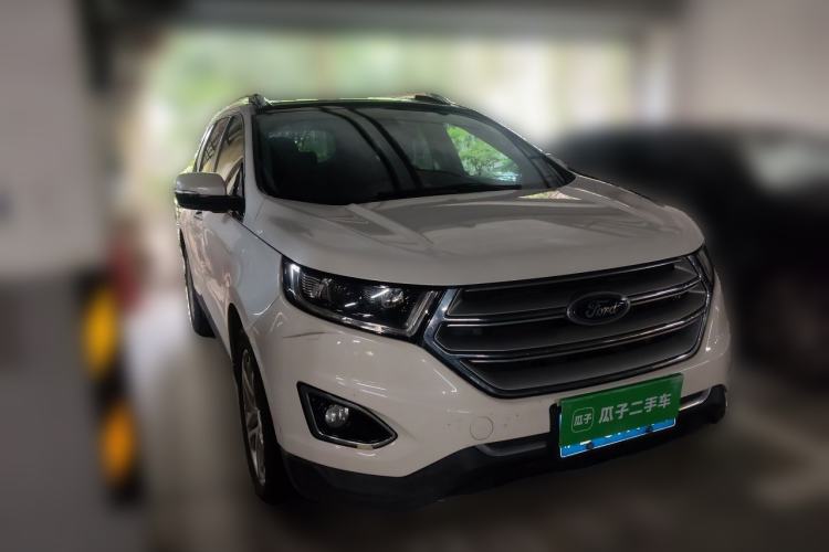 Used Ford Edge 2016 EcoBoost 245 Two-Wheel-Drive Titanium 7-Seater Front Right 45 Deg