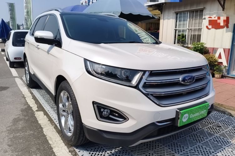 Used Ford Edge 2016 EcoBoost 245 Two-Wheel-Drive Titanium 7-Seater Front Right 45 Deg