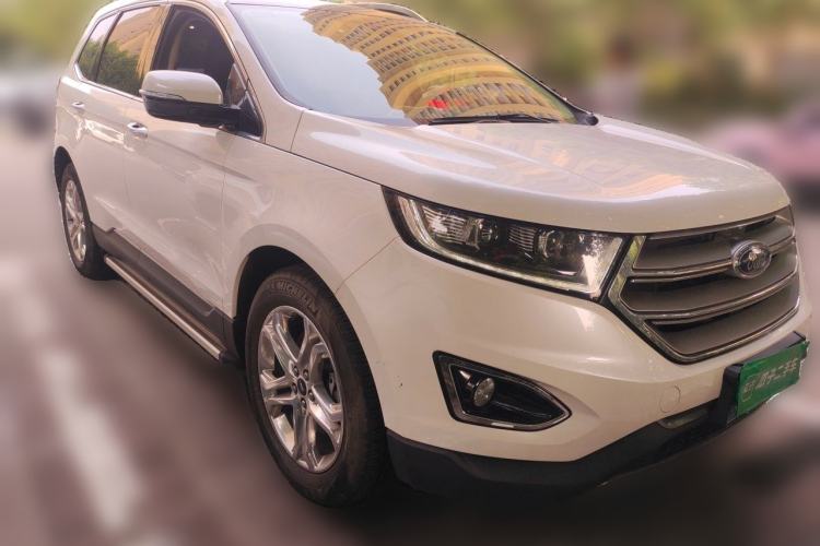 Used Ford Edge 2016 EcoBoost 245 Two-Wheel-Drive Titanium 7-Seater Front Right 45 Deg