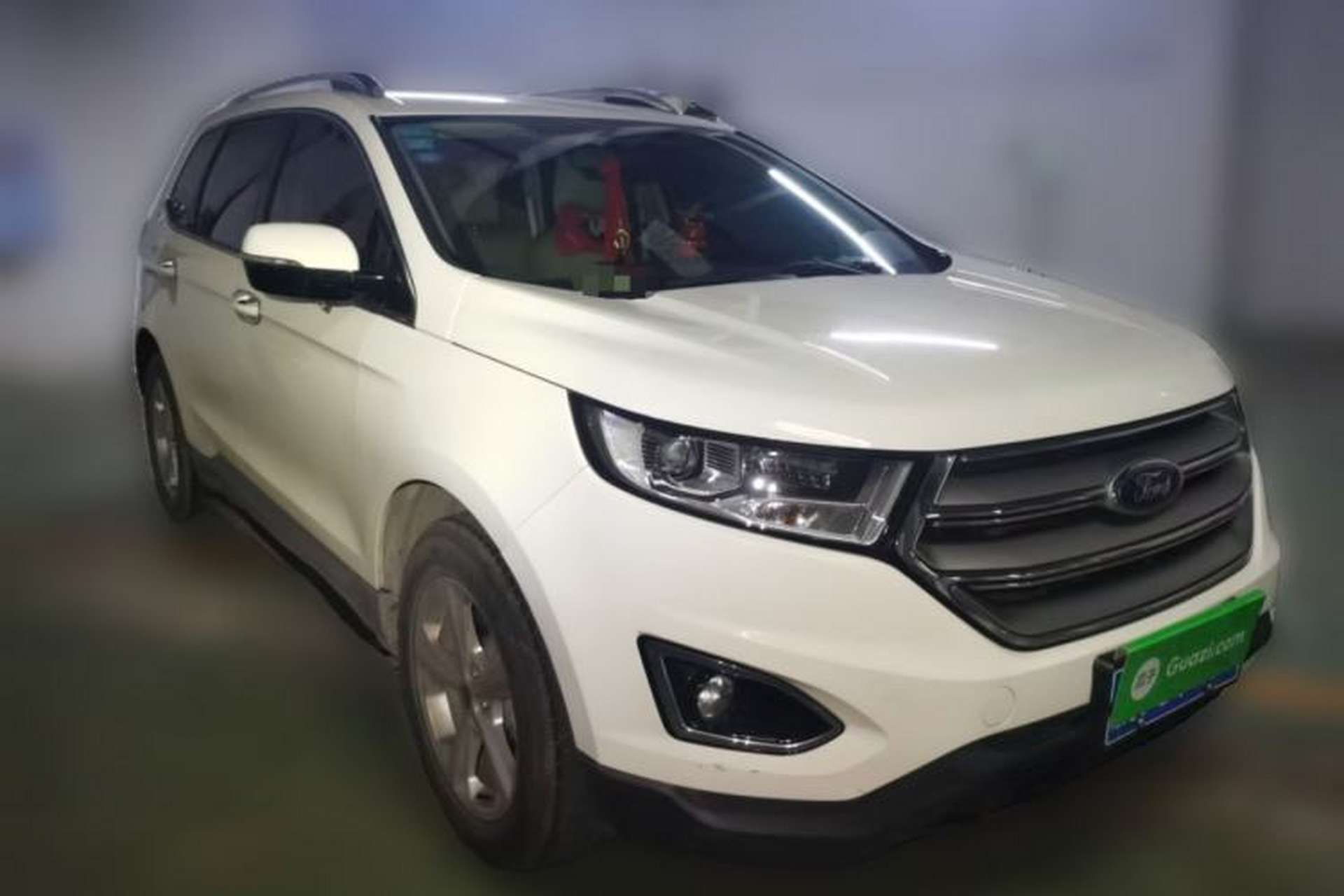 Used Ford Edge 2016 EcoBoost 245 Two-Wheel-Drive Titanium 5-Seater Front Right 45 Deg