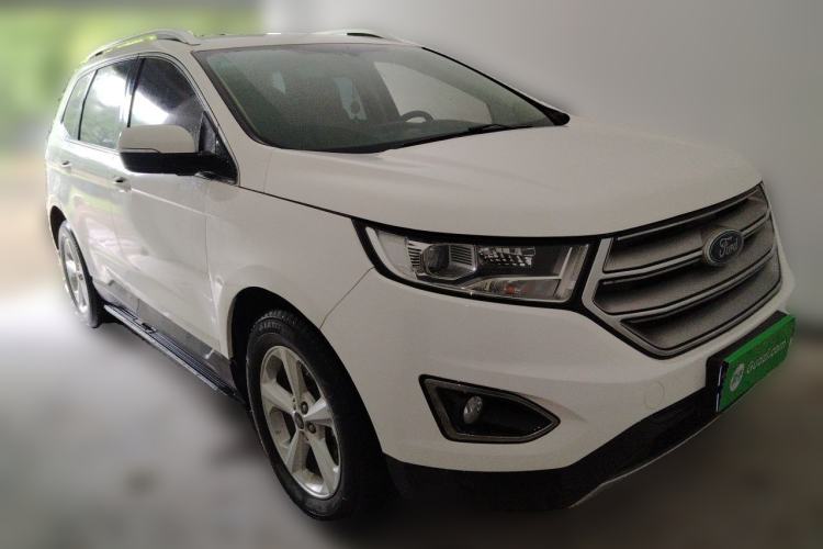 Used Ford Edge 2016 EcoBoost 245 Two-Wheel-Drive Titanium 5-Seater Front Right 45 Deg