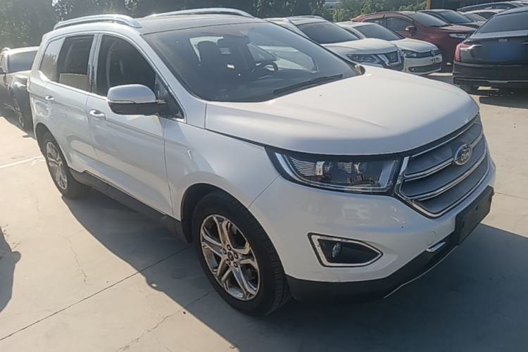 Used Ford Edge 2016 EcoBoost 245 Two-Wheel-Drive Titanium 7-Seater Front Right 45 Deg