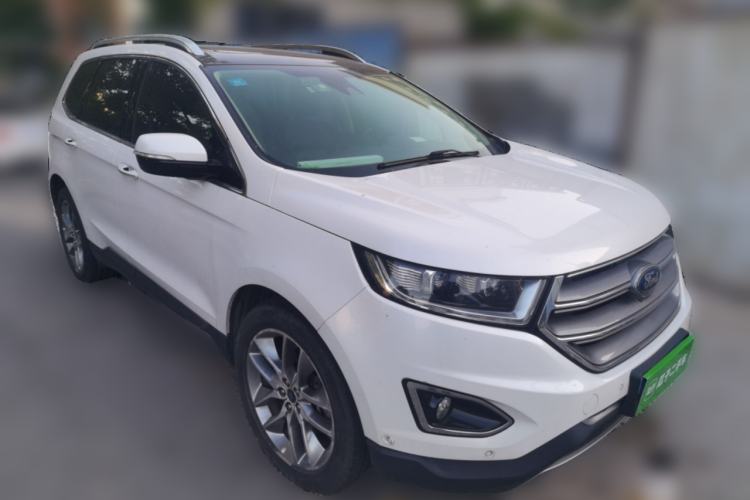 Used Ford Edge 2016 EcoBoost 330 V6 Four-Wheel-Drive Flagship Model with 7 Seats Front Right 45 Deg