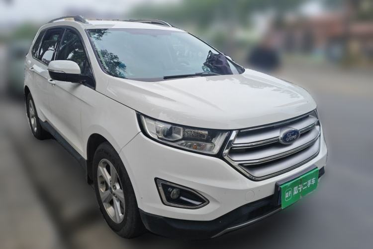 Used Ford Edge 2016 EcoBoost 245 Two-Wheel-Drive Titanium 5-Seater Front Right 45 Deg