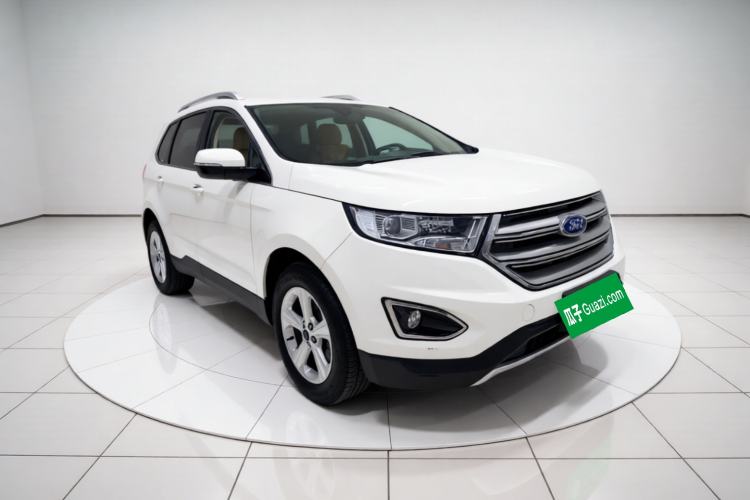 Used Ford Edge 2016 EcoBoost 245 Two-Wheel-Drive Titanium 5-Seater Front Right 45 Deg