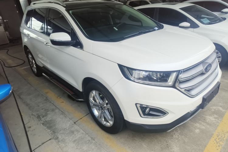 Used Ford Edge 2016 EcoBoost 245 Two-Wheel-Drive Titanium 7-Seater Front Right 45 Deg