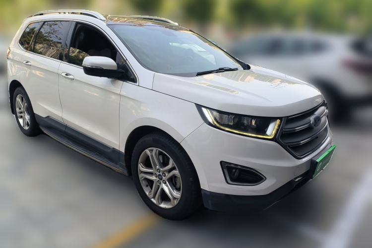 Used Ford Edge 2016 EcoBoost 245 Two-Wheel-Drive Titanium 7-Seater Front Right 45 Deg