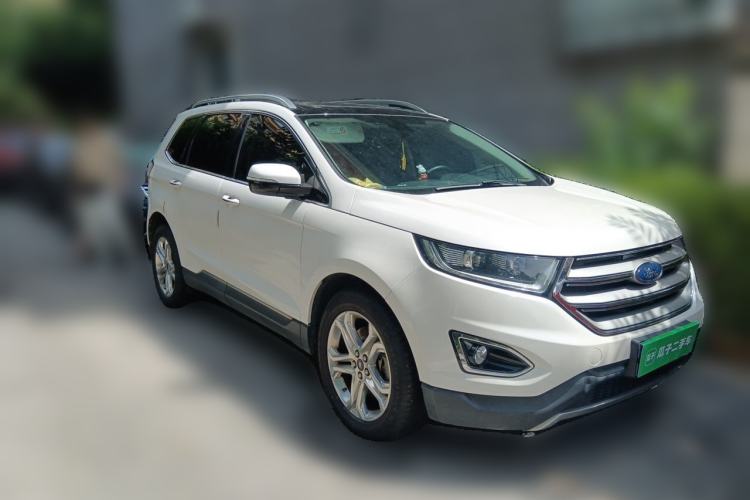 Used Ford Edge 2016 EcoBoost 245 Two-Wheel-Drive Titanium 7-Seater Front Right 45 Deg