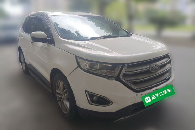 Used Ford Edge 2016 EcoBoost 245 Two-Wheel-Drive Platinum Edition 7-Seater Front Right 45 Deg