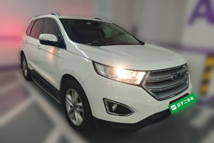 Used Ford Edge 2016 EcoBoost 245 Two-Wheel-Drive Platinum Edition 7-Seater Front Right 45 Deg