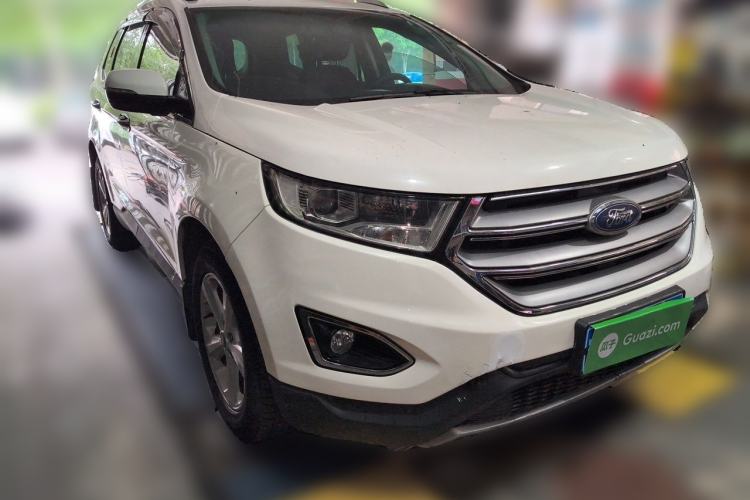 Used Ford Edge 2016 EcoBoost 245 Two-Wheel-Drive Titanium 5-Seater Front Right 45 Deg