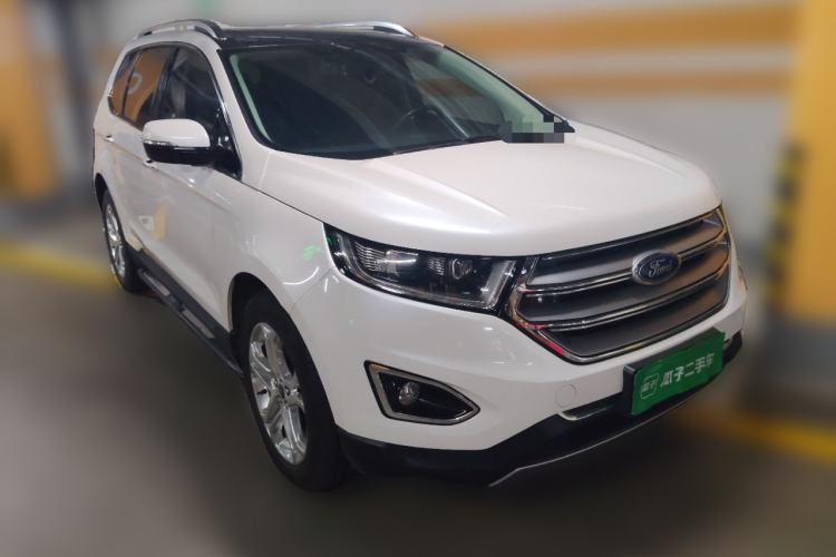 Used Ford Edge 2016 EcoBoost 245 Two-Wheel-Drive Titanium 7-Seater Front Right 45 Deg