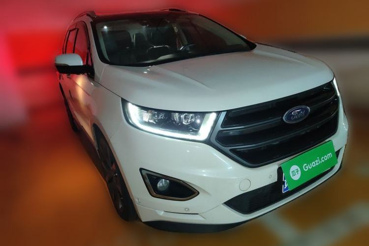 Used Ford Edge 2016 EcoBoost 330 V6 Four-Wheel Drive Sporty 7-Seater Front Right 45 Deg