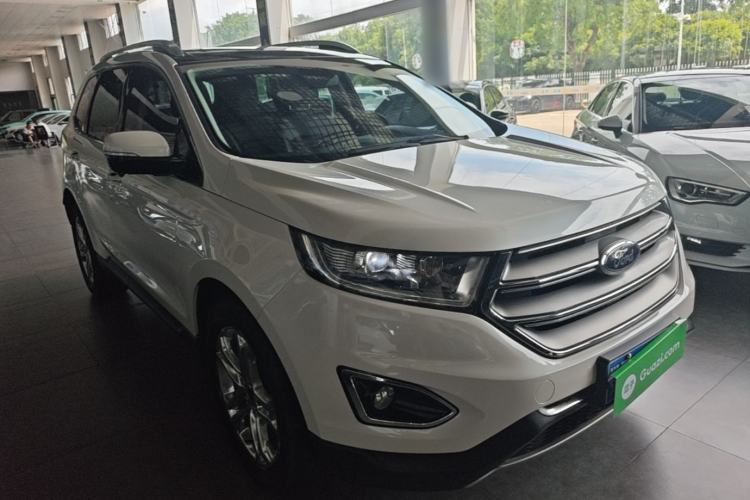 Used Ford Edge 2016 EcoBoost 245 Two-Wheel-Drive Titanium 7-Seater Front Right 45 Deg
