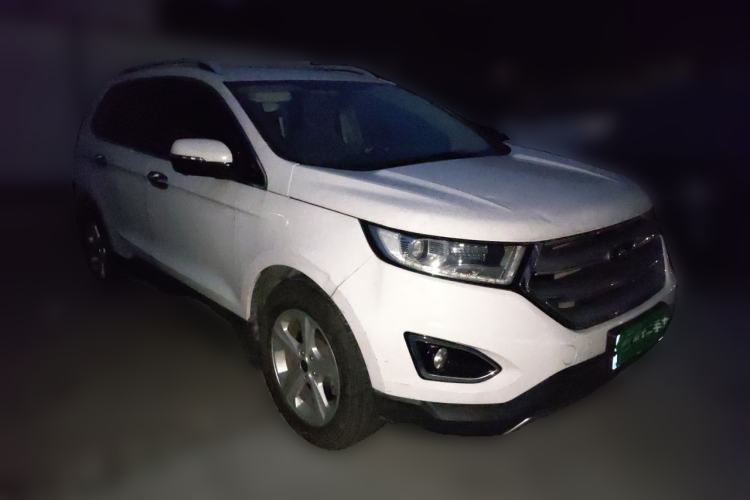 Used Ford Edge 2016 EcoBoost 245 Two-Wheel-Drive Titanium 5-Seater Front Right 45 Deg