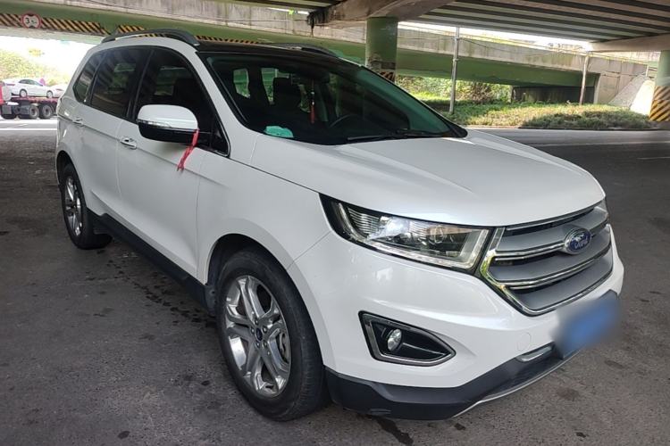 Used Ford Edge 2016 EcoBoost 245 Two-Wheel-Drive Titanium 7-Seater Front Right 45 Deg