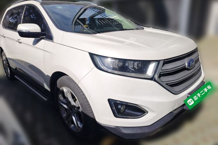 Used Ford Edge 2016 EcoBoost 245 Two-Wheel-Drive Titanium 7-Seater Front Right 45 Deg