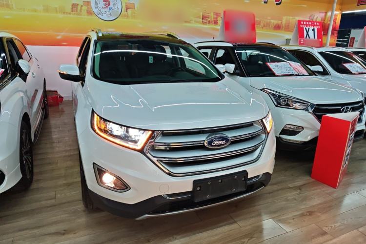 Used Ford Edge 2016 EcoBoost 245 Four-Wheel Drive Titanium Edition 7-Seater Front Right 45 Deg