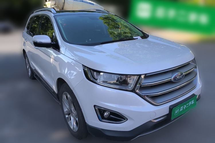 Used Ford Edge 2016 EcoBoost 245 Two-Wheel-Drive Titanium 7-Seater Front Right 45 Deg