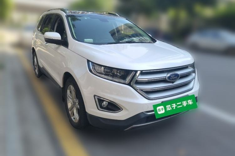 Used Ford Edge 2016 EcoBoost 245 Two-Wheel-Drive Titanium 7-Seater Front Right 45 Deg