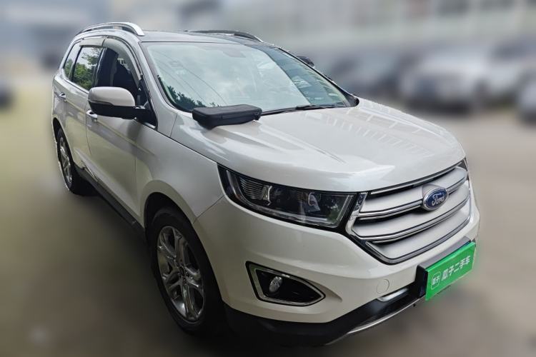 Used Ford Edge 2016 EcoBoost 245 Two-Wheel-Drive Titanium 7-Seater Front Right 45 Deg