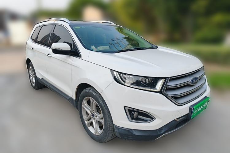 Used Ford Edge 2016 EcoBoost 245 Two-Wheel-Drive Titanium 7-Seater Front Right 45 Deg