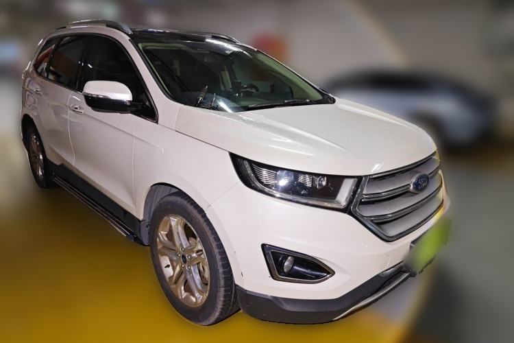 Used Ford Edge 2016 EcoBoost 245 Two-Wheel-Drive Titanium 7-Seater Front Right 45 Deg