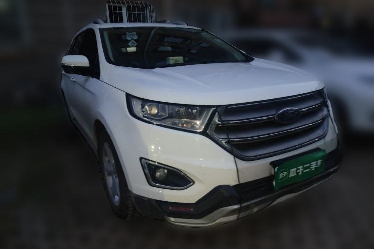 Used Ford Edge 2016 EcoBoost 245 Two-Wheel-Drive Titanium 5-Seater Front Right 45 Deg