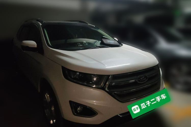 Used Ford Edge 2016 EcoBoost 245 Two-Wheel-Drive Titanium 7-Seater Front Right 45 Deg