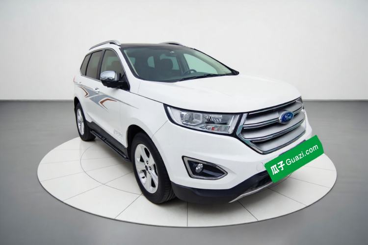 Used Ford Edge 2016 EcoBoost 245 Two-Wheel-Drive Titanium 5-Seater Front Right 45 Deg