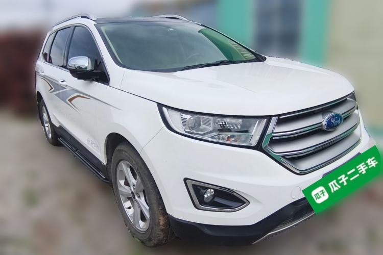 Used Ford Edge 2016 EcoBoost 245 Two-Wheel-Drive Titanium 5-Seater Front Right 45 Deg