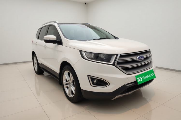 Used Ford Edge 2016 EcoBoost 245 Two-Wheel-Drive Titanium 7-Seater Front Right 45 Deg