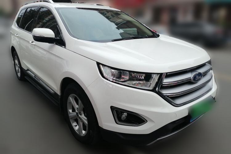Used Ford Edge 2016 EcoBoost 245 Two-Wheel-Drive Titanium 5-Seater Front Right 45 Deg